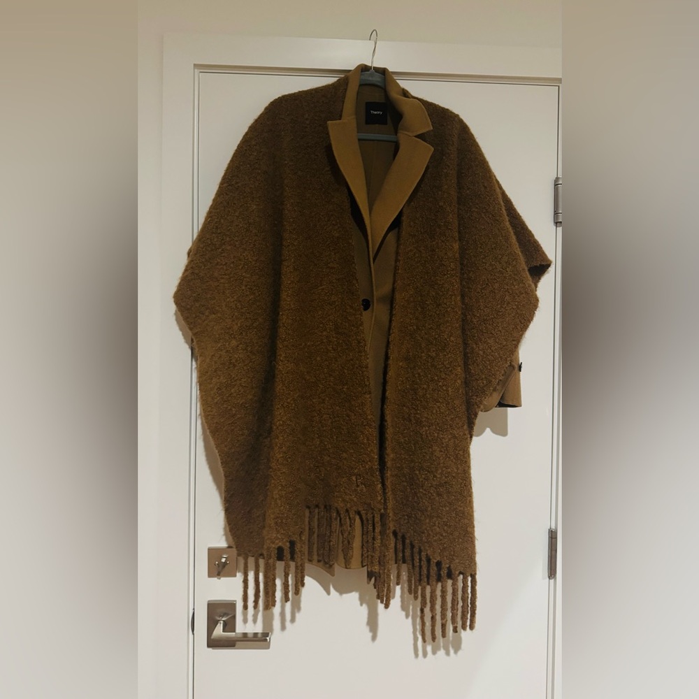 BR Italian Alpaca Boucle poncho - Picture 7 of 7